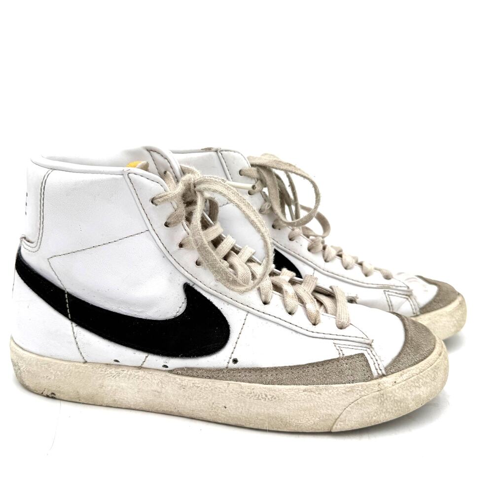 Nike Women's Blazer Mid 77 White & Black Sneakers Size 7.5